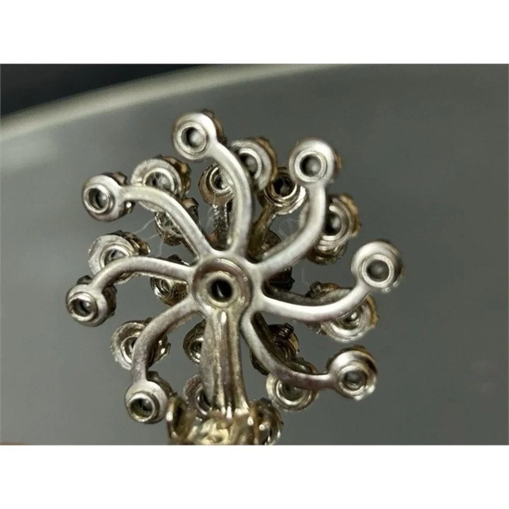 WOWOW Vintage 1950's XX Sparkling Rhinestone Flower Clip Earrings
